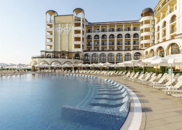 Alua Helios Bay