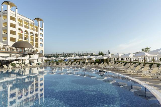 Alua Helios Bay