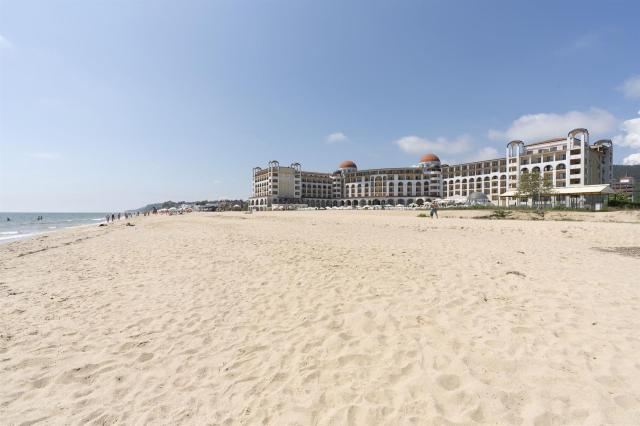 Alua Helios Bay