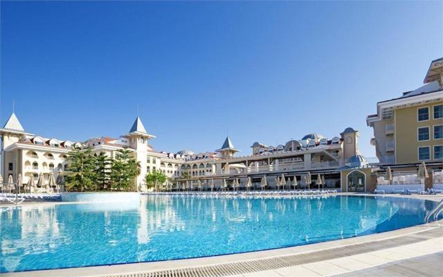 Side Star Resort