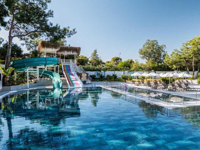 Berry Blue Hotel