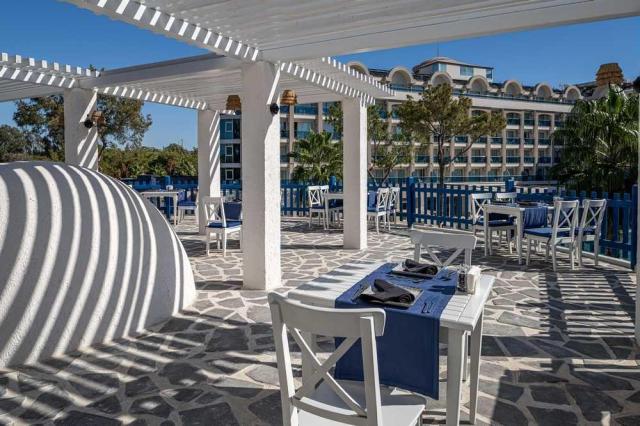 Berry Blue Hotel