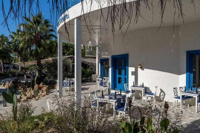 Berry Blue Hotel