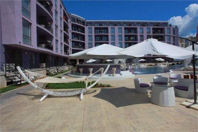 Holiday Complex Rainbow 4