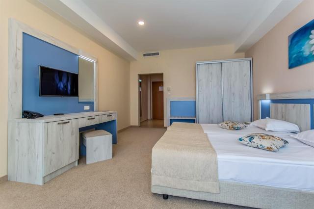 Evrika Beach Club Hotel