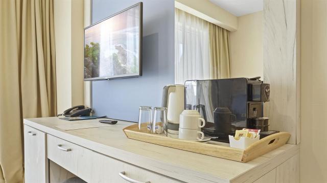 Evrika Beach Club Hotel