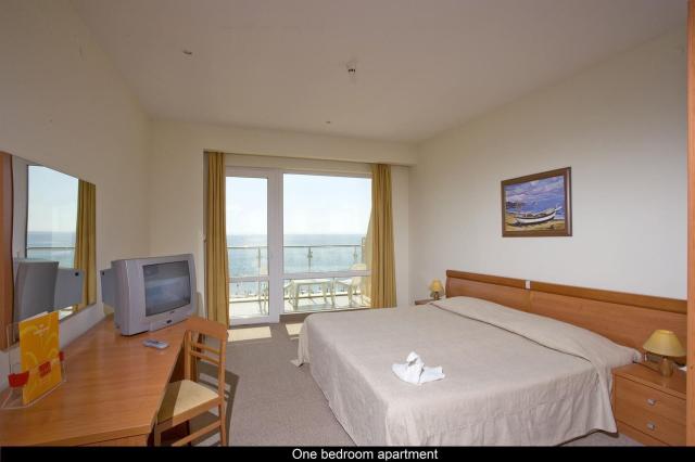 Evrika Beach Club Hotel