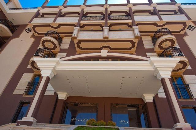 Golden Ina Hotel
