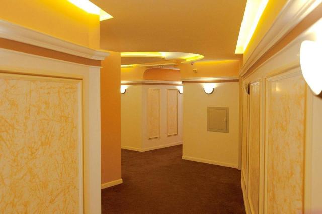 Golden Ina Hotel