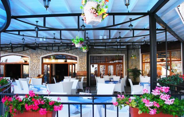 Vineyards Hotel