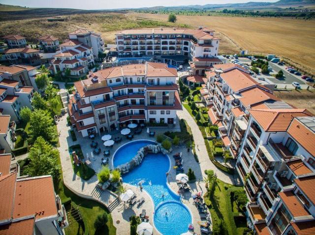 Vineyards Hotel