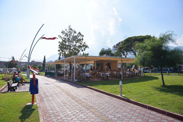 Pine House Hotel 