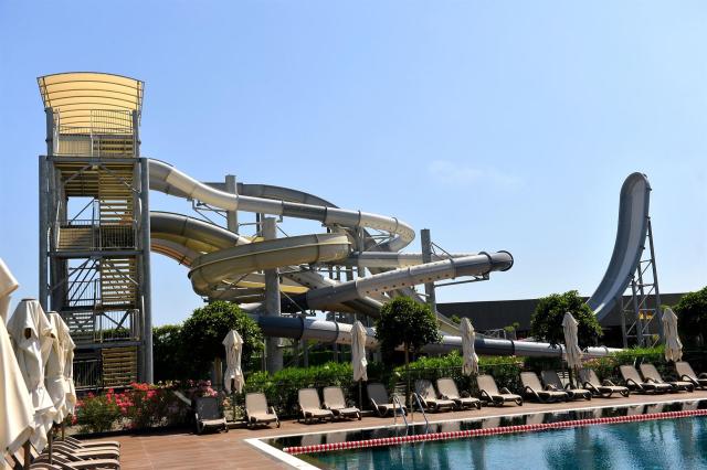 Jacaranda Luxury Resort