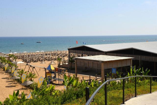 Jacaranda Luxury Resort