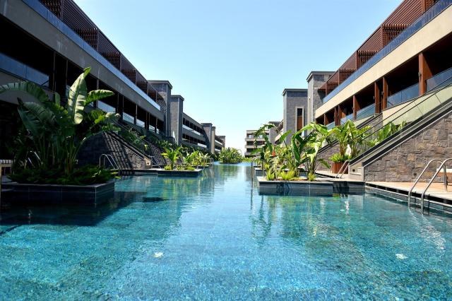 Jacaranda Luxury Resort