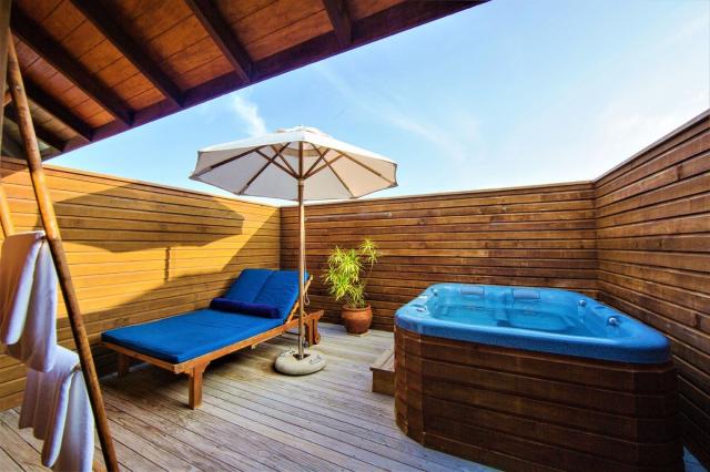 Vilamendhoo Island Resort & Spa
