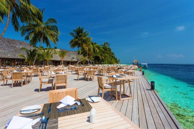 Vilamendhoo Island Resort & Spa