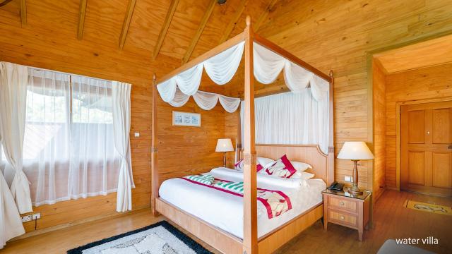 Fihalhohi Island Resort