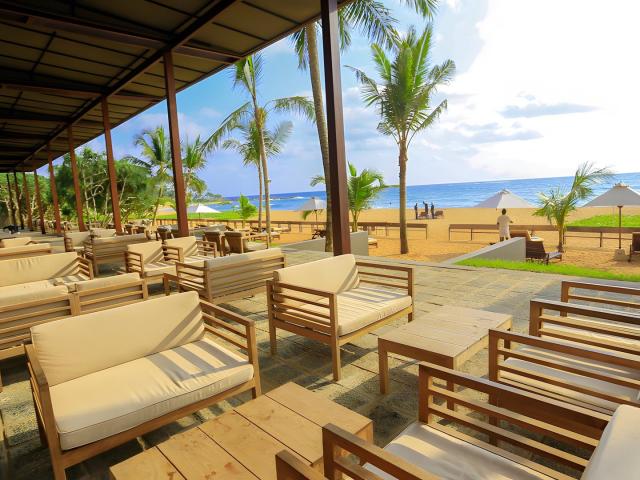 Pandanus Beach Resort & Spa