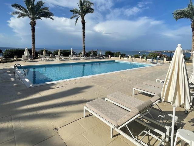Vrachia Beach Hotel & Suites