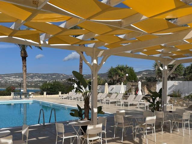 Vrachia Beach Hotel & Suites