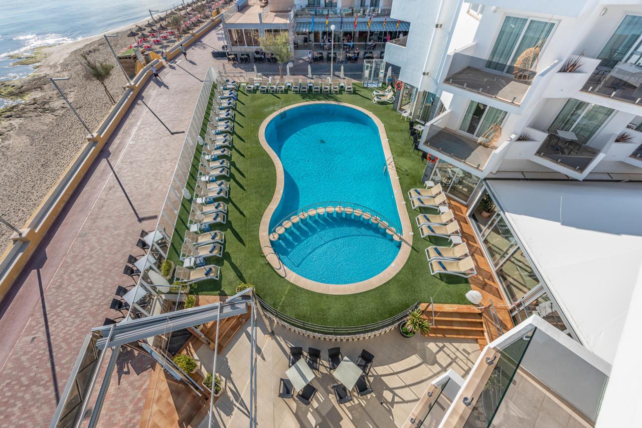 016-P-pool_110534428