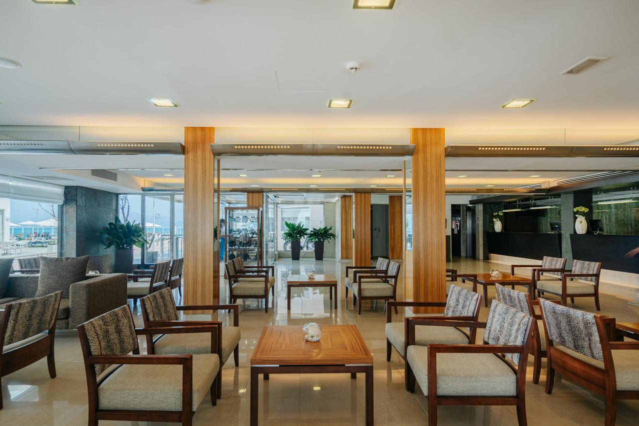 024-L-lounge-lobby_110534271