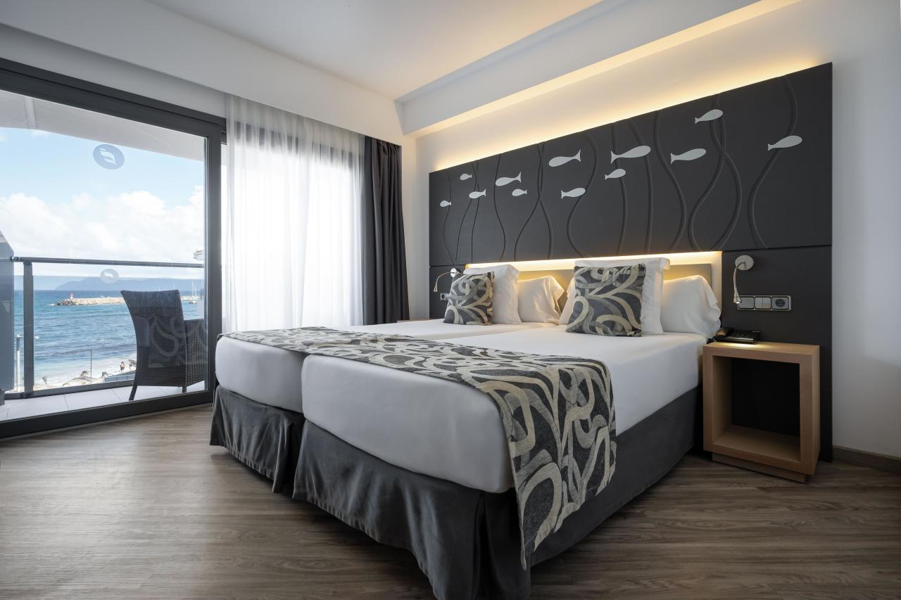 044-W-room-example-double-room-standard-sea-view-double-room-se