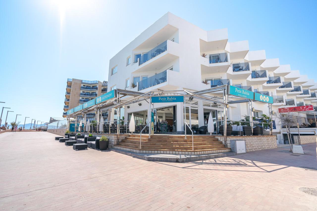 008-R-restaurant_116919921