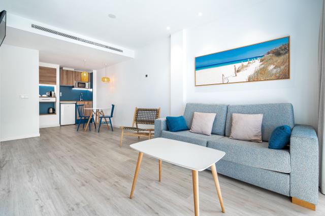 060-W-room-example-apartment-standard-street-view-apartment-str