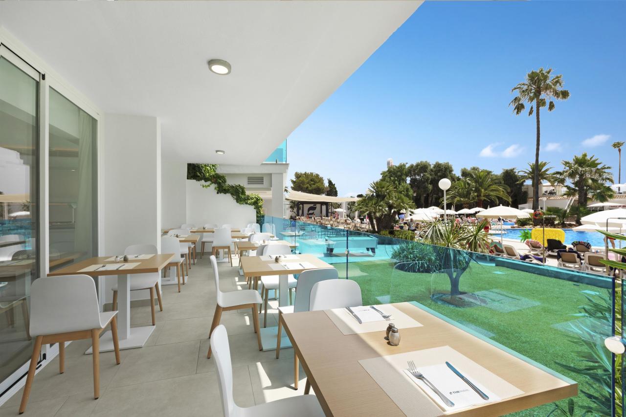 011-R-restaurant_110553164