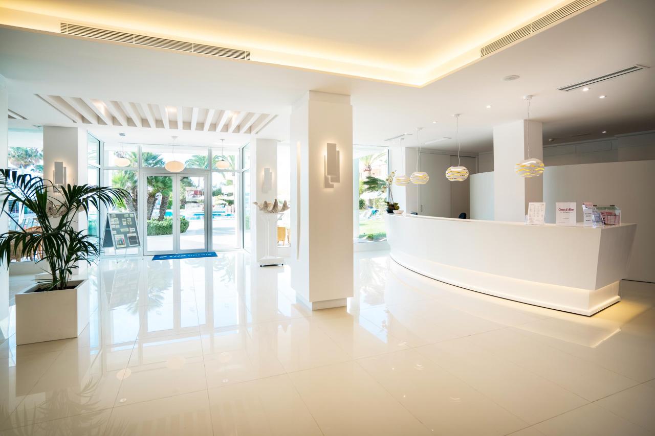 016-L-lounge-lobby_110553169