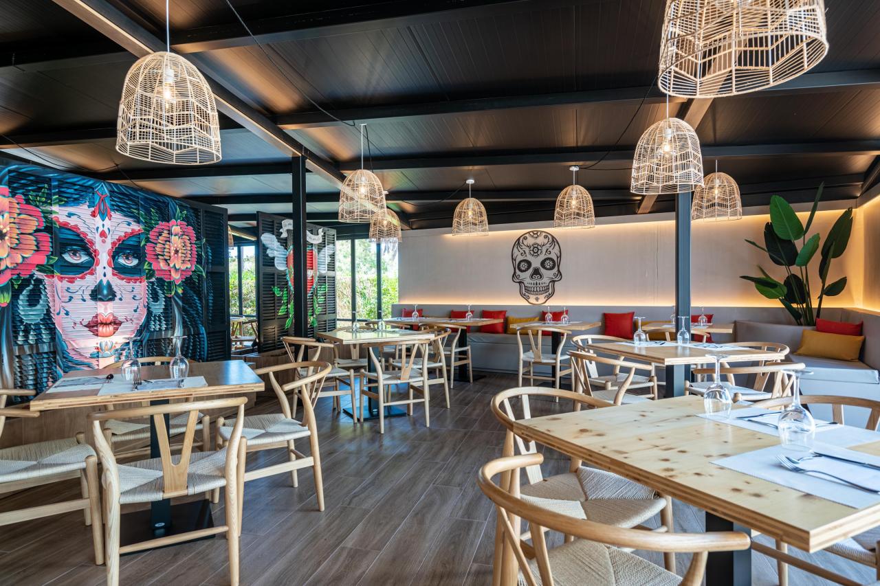 026-R-restaurant_110553138