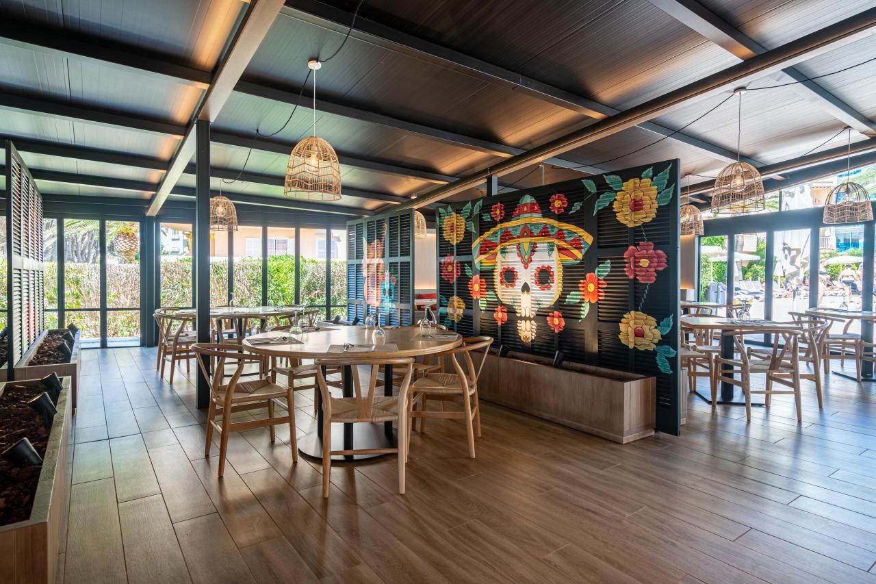 028-R-restaurant_110553142