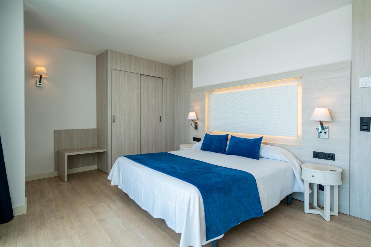 033-W-room-example-suite-standard-junior-suite-junior-suite-bal
