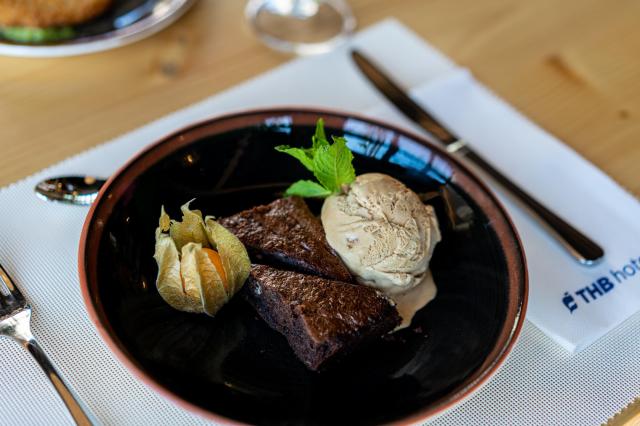 030-R-restaurant_110553147