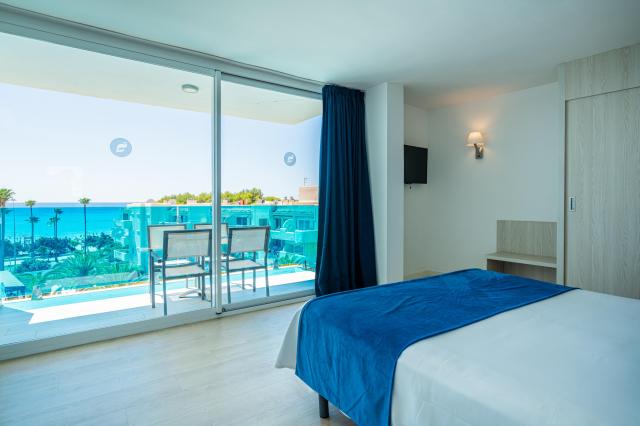 034-W-room-example-suite-standard-junior-suite-junior-suite-bal