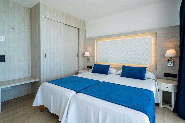 038-W-room-example-suite-standard-junior-suite-junior-suite-bal