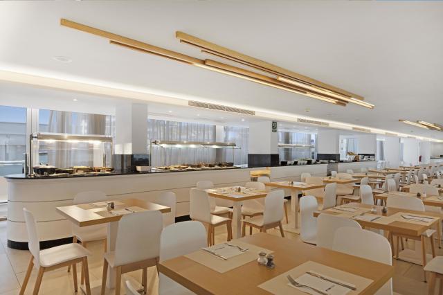 009-R-restaurant_110553158