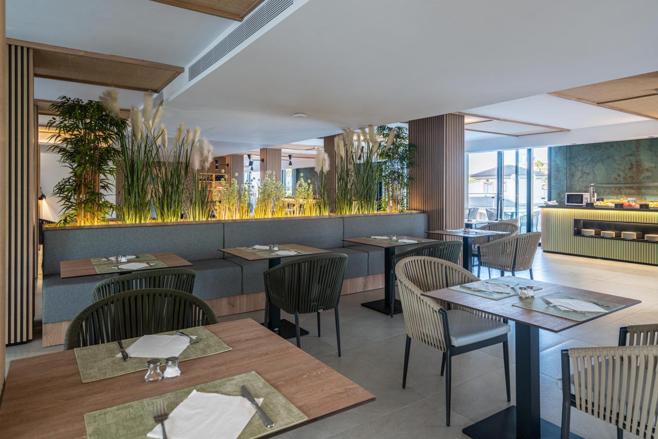 030-R-restaurant_109624864