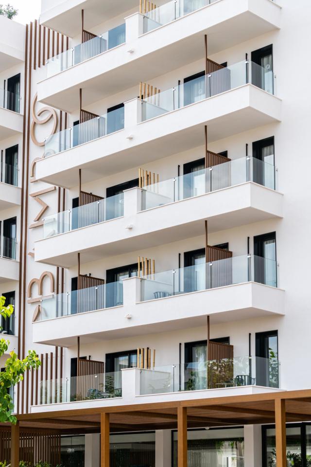 033-A-exterior_109611605