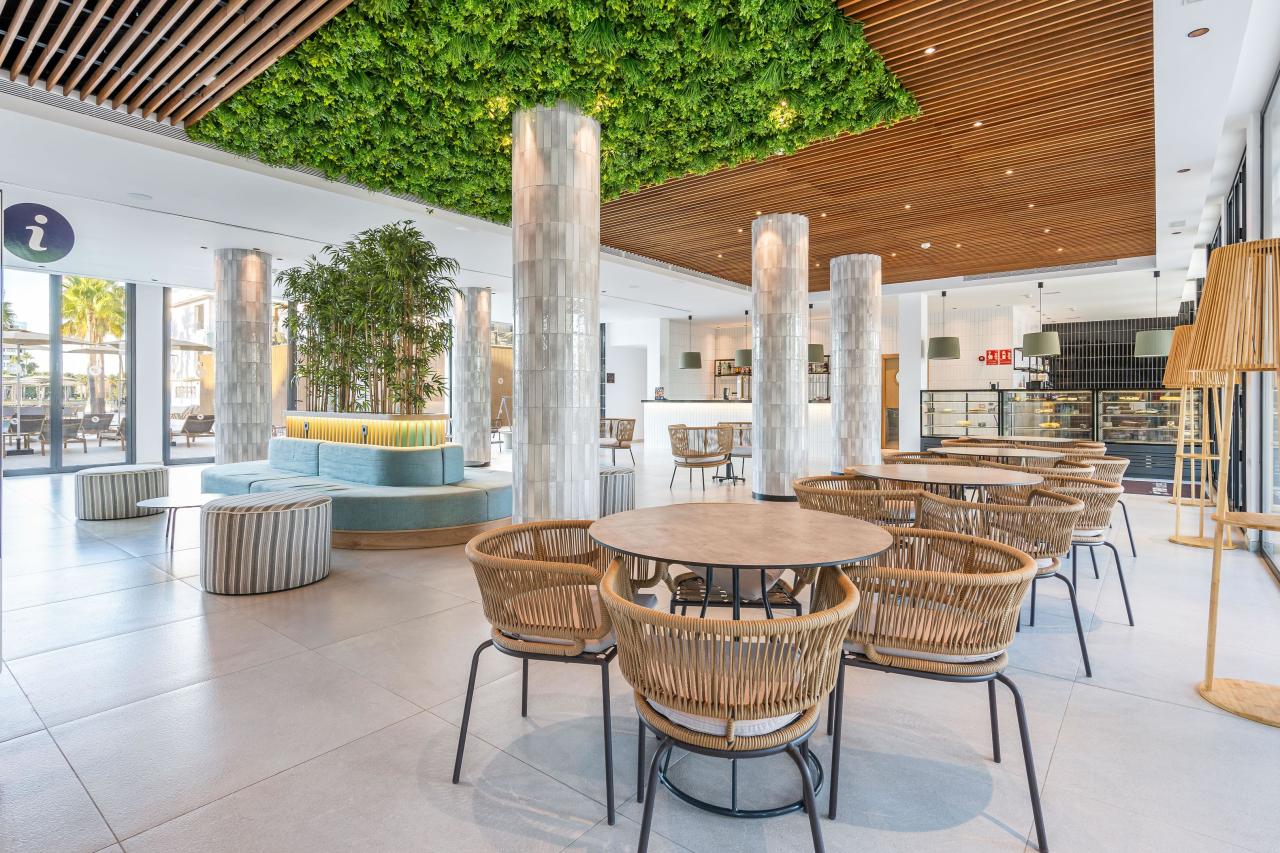 038-L-lounge-lobby_117008677