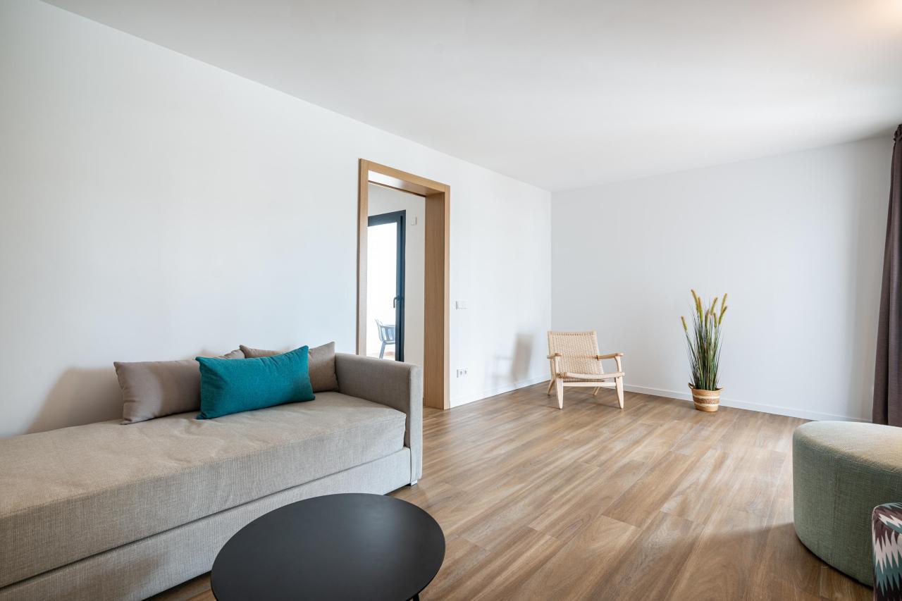 064-W-room-example-suite-standard-suite_109611500