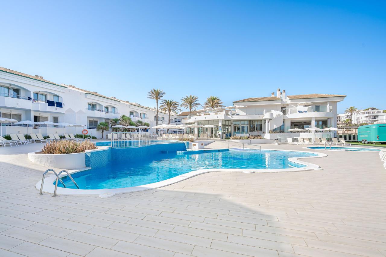003-P-pool_116692835