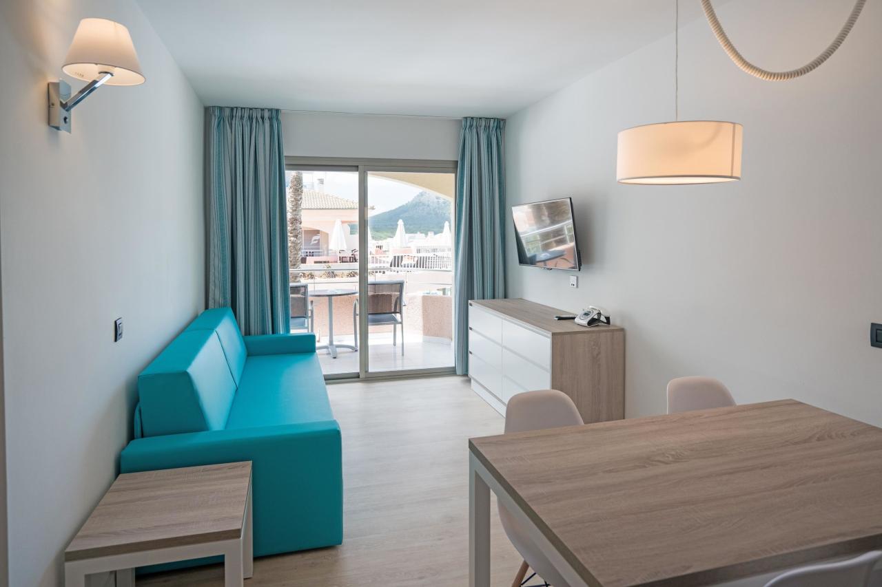 045-W-room-example-apartment-standard-two-bedroom-apartment_110