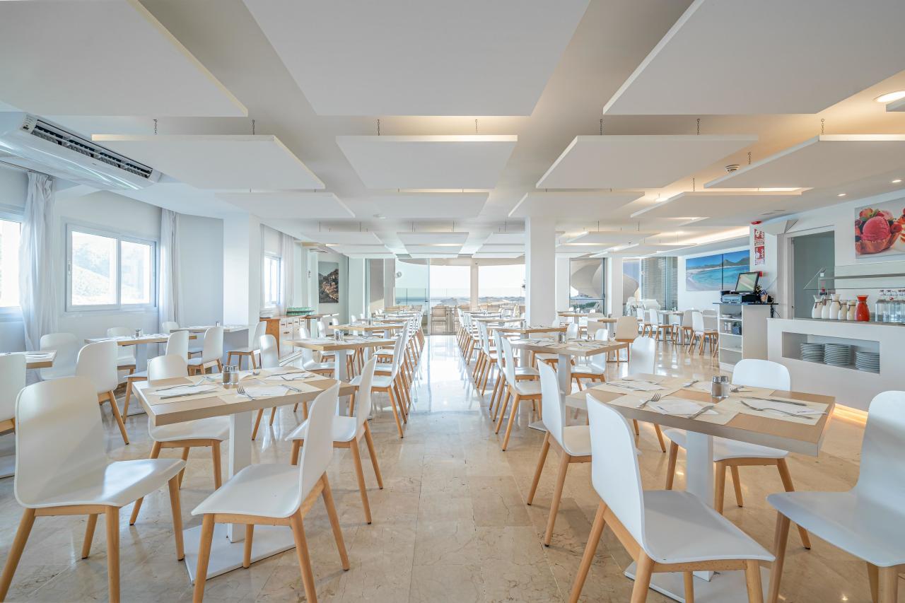 009-R-restaurant_116692859