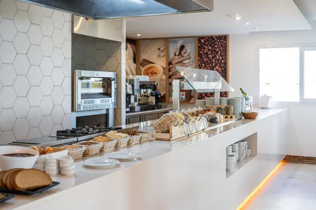 010-R-restaurant_116692860