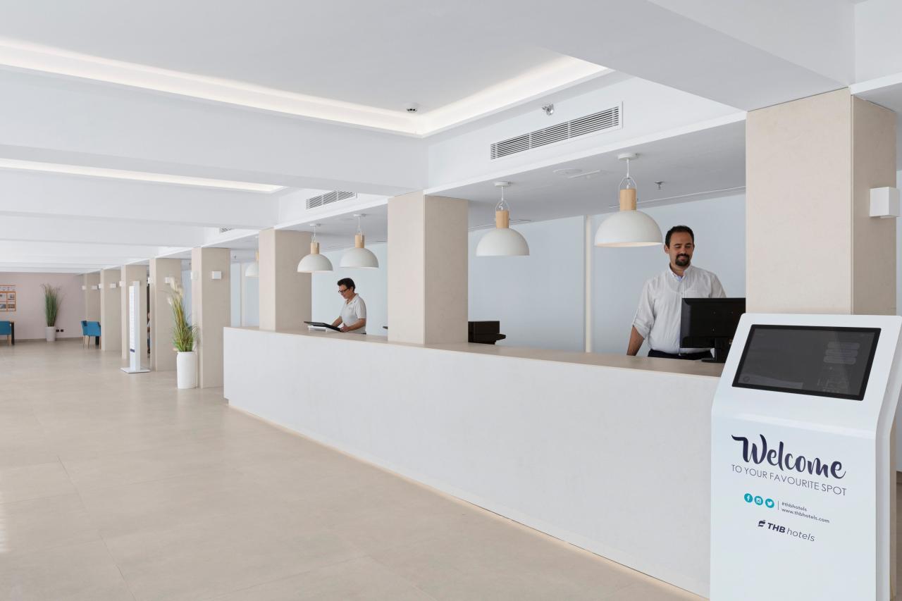 015-L-lounge-lobby_109996922