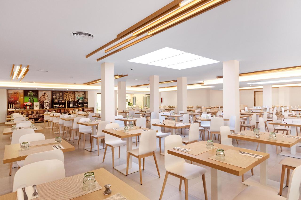021-R-restaurant_109996960