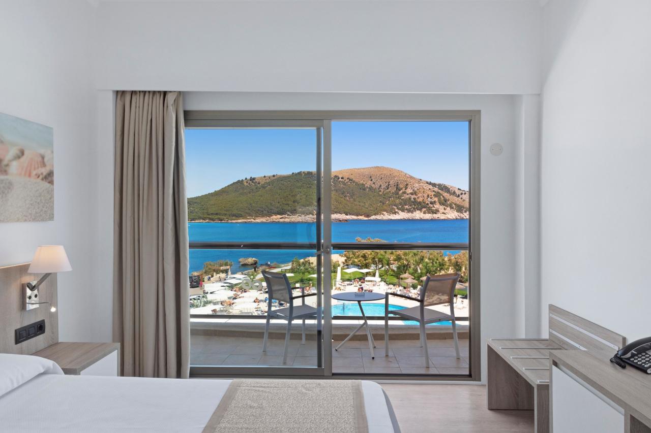 035-W-room-example-double-room-standard-sea-view-double-room-se